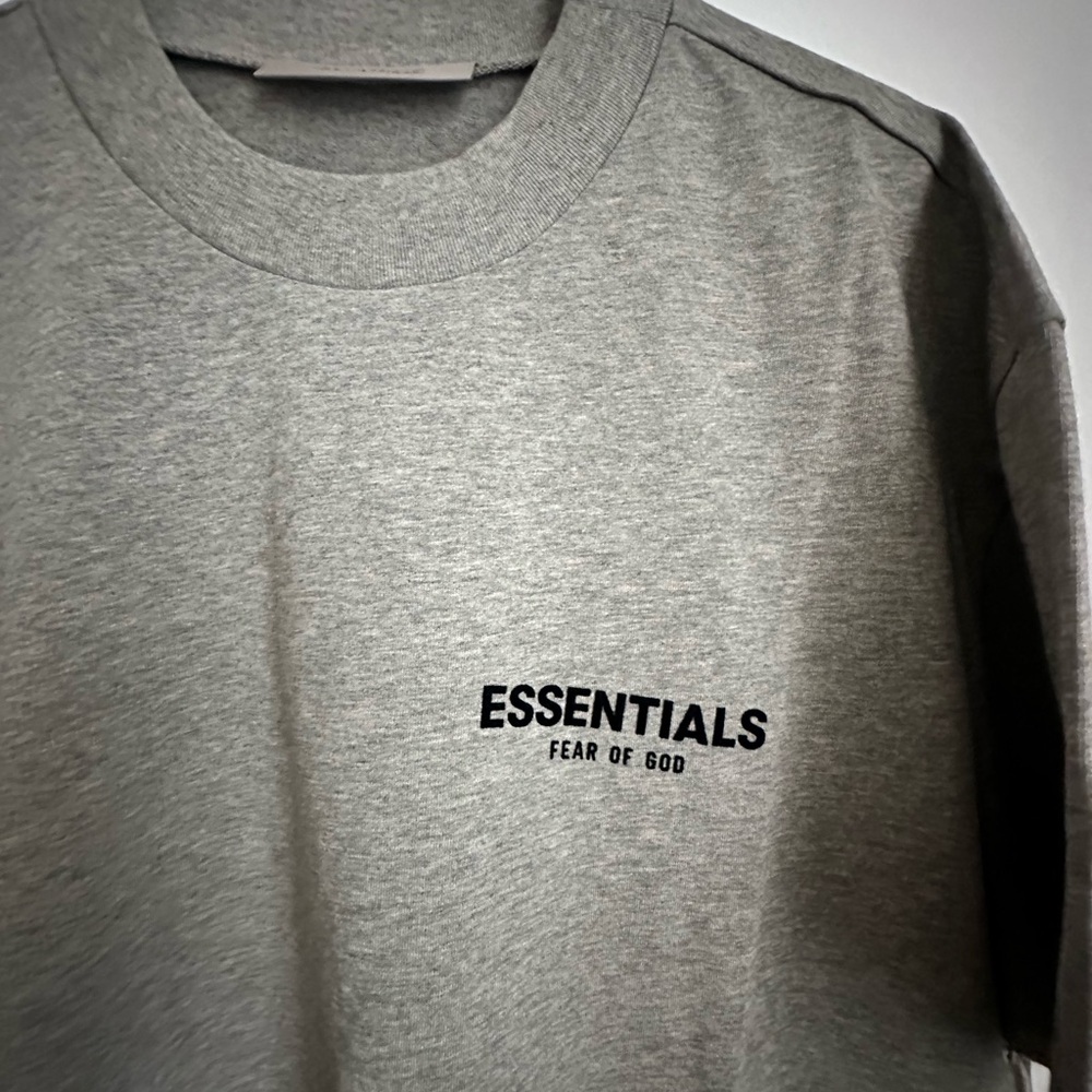 Essentials Grey Oversized - Picture 2 of 6